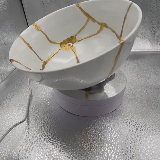 SALE Kintsugi Rice Bowl - Gift Presentation Box - Japanese Pottery Broken + Repaired - Hand Painted Gold - White Glazed Porcelain - (D) 7in